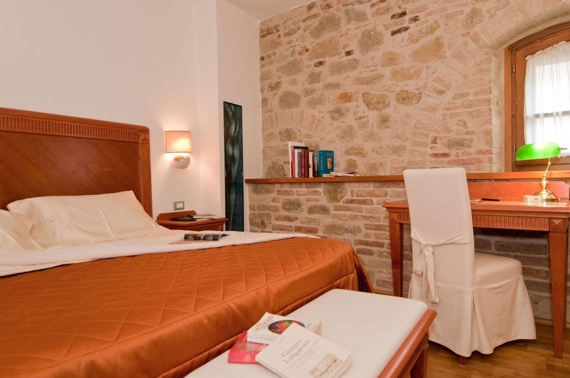 Boutique Hotel Al Grappolo D'Oro 토르지아노 외부 사진