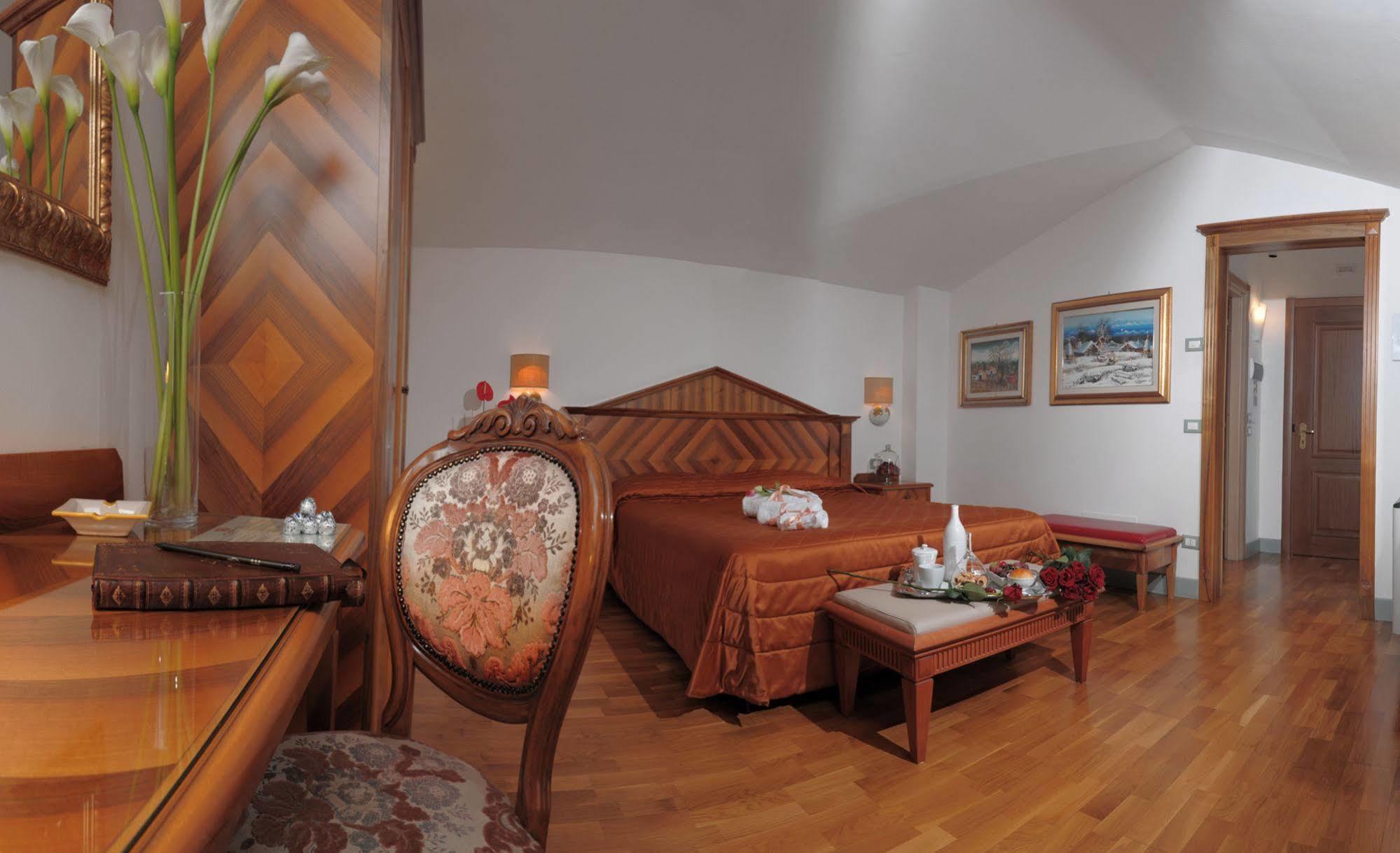Boutique Hotel Al Grappolo D'Oro 토르지아노 외부 사진